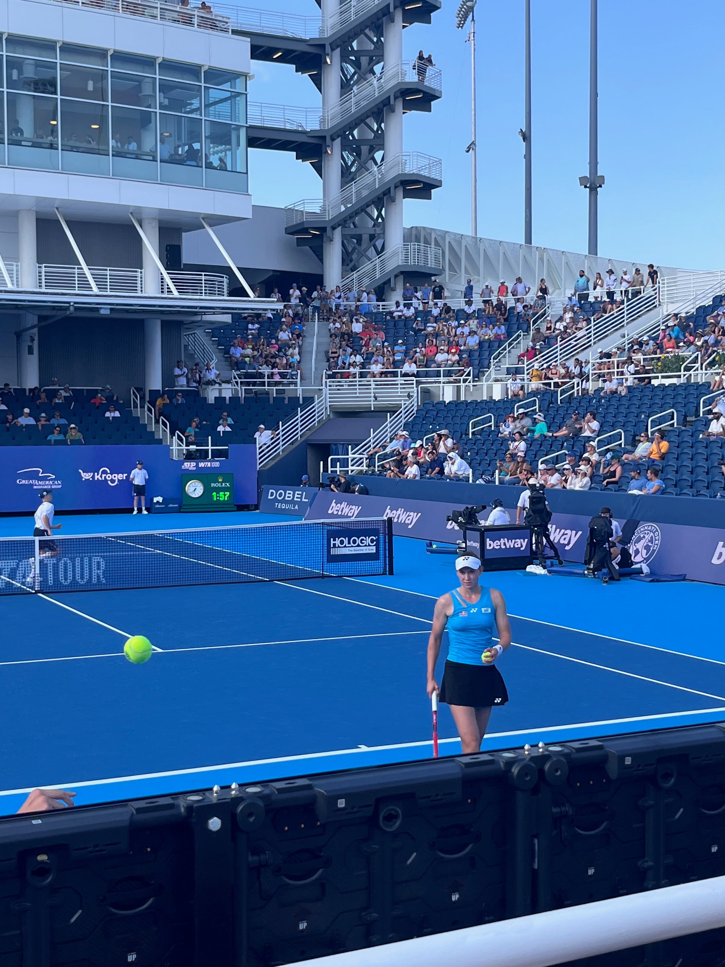 Rybakina serving